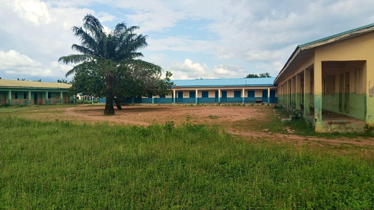 Takete-Ide Primary School building and compound in Takete-Ide